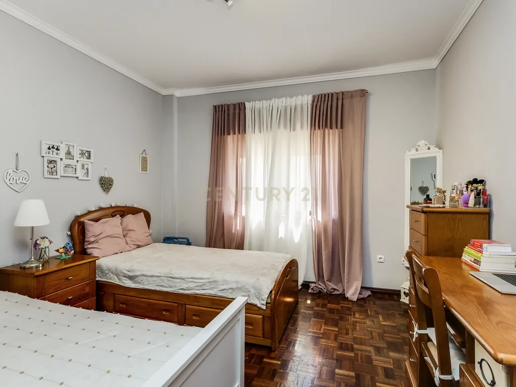 Apartamento T3 com Terraço Privativo e Jacuzzi – Alto da Brandoa - Image 14