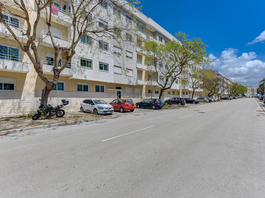 Apartamento T3 no Montijo com garagem, arrecadação e varandas - Image 29