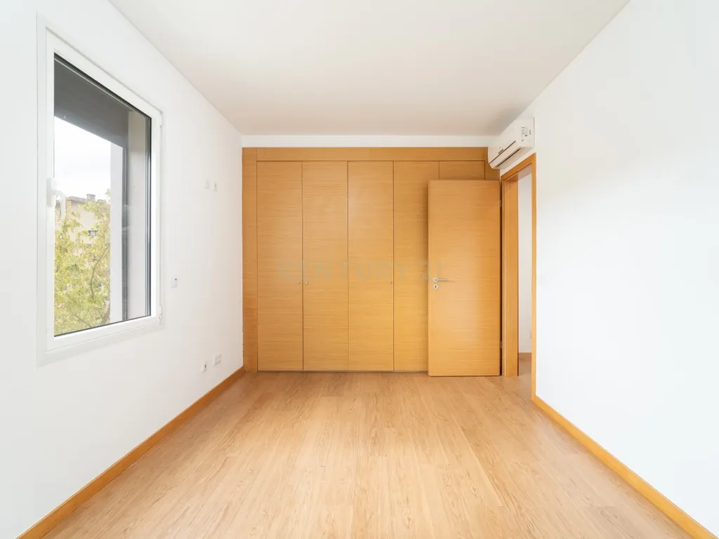 Apartamento T1 com garagem, Olivais, Coimbra - Image 10