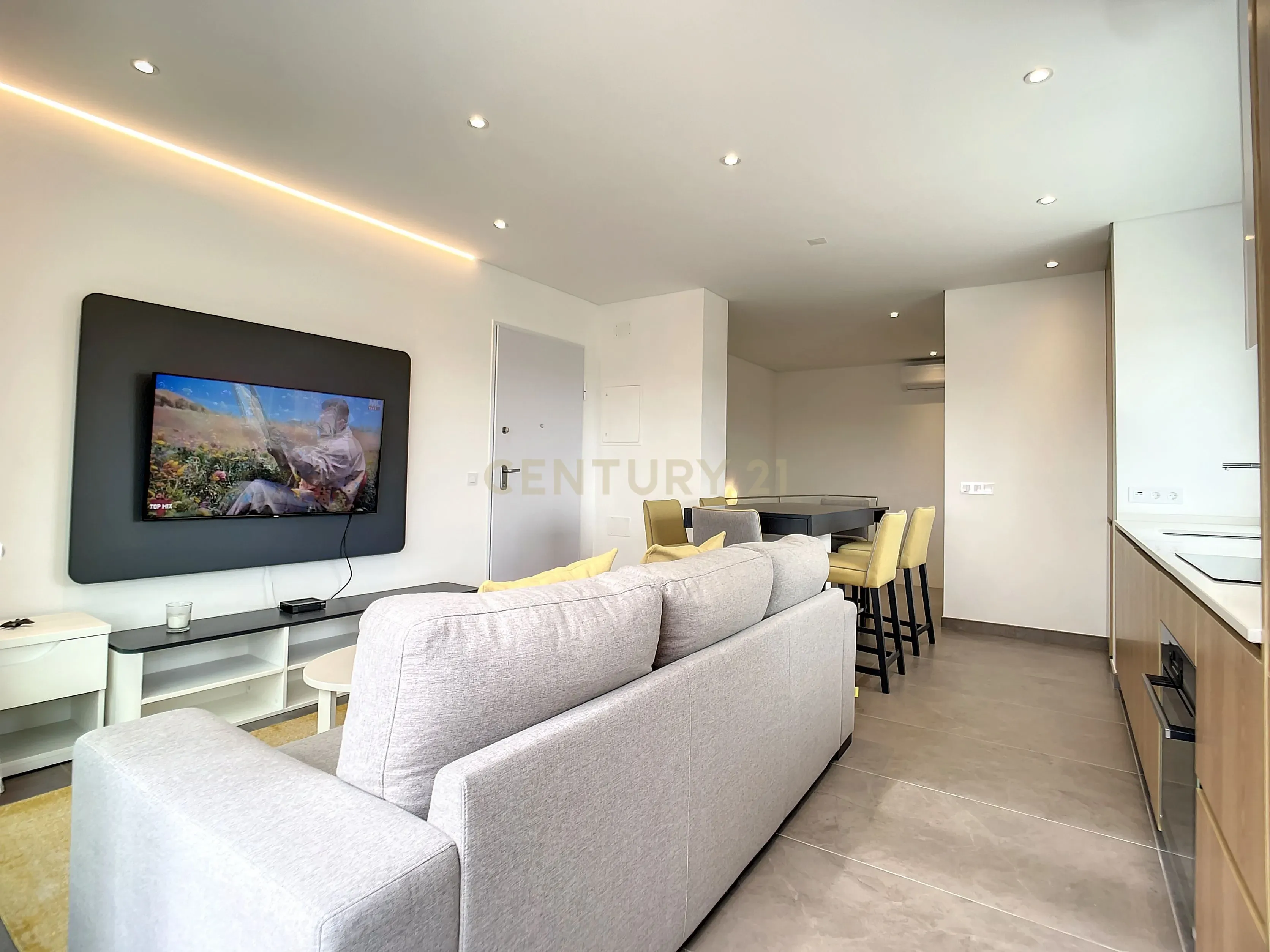 Duplex inserido no condomínio de luxo em Nazaré - Image 10