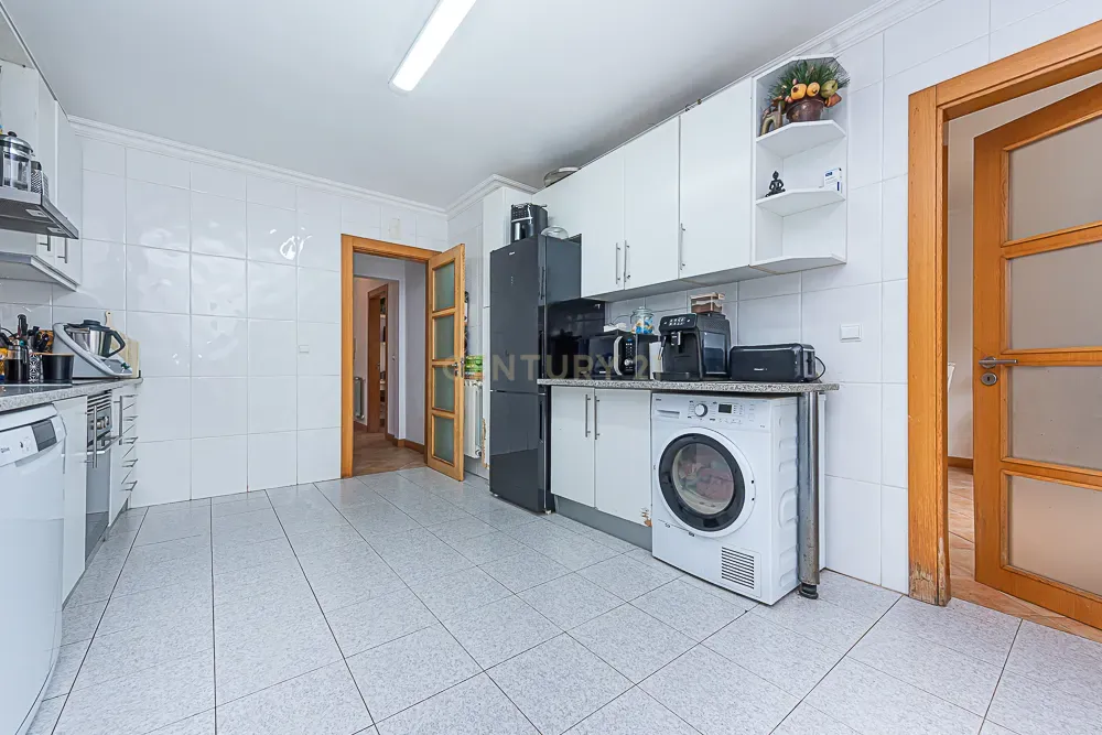 Fotografia 7 de Moradia T3+1 com Garagem em Cabanas