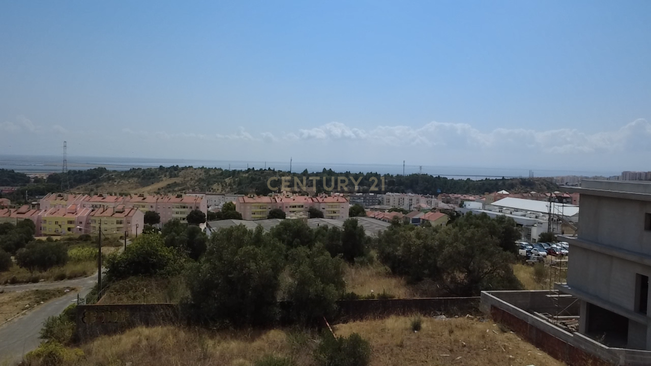 Fotografia 7 de Terreno Urbano com Vista Rio em Vialonga