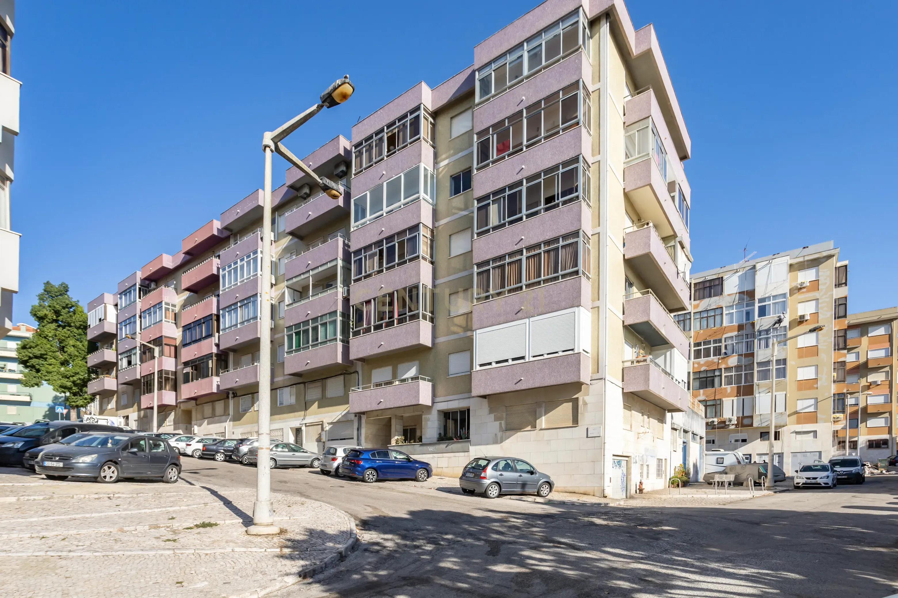 Fotografia 3 de Apartamento T3 em Almada com Excelente Localização