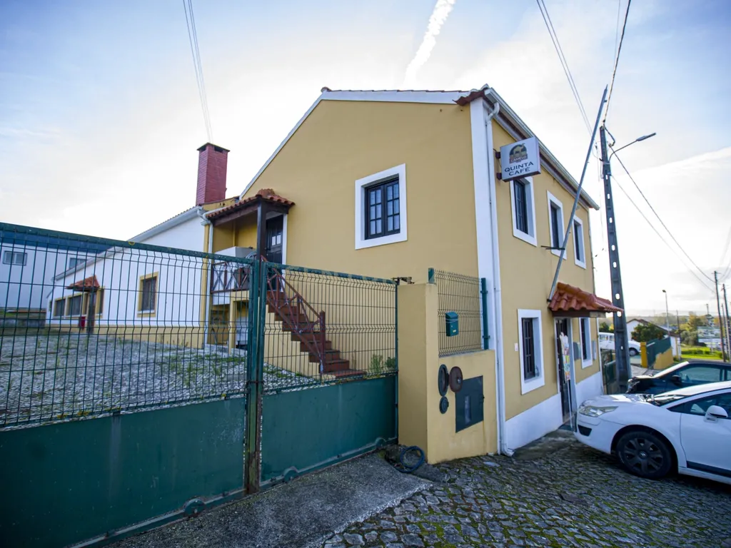 Quinta Para venda em S. Pedro De Tomar com Apartamento T3, Café/Restaurante e espaço para Casamentos. - Image 3