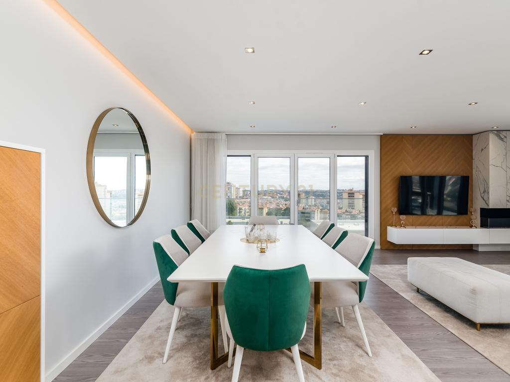 Luxuoso Apartamento T3 em Odivelas com Vista Panorâmica - Image 28
