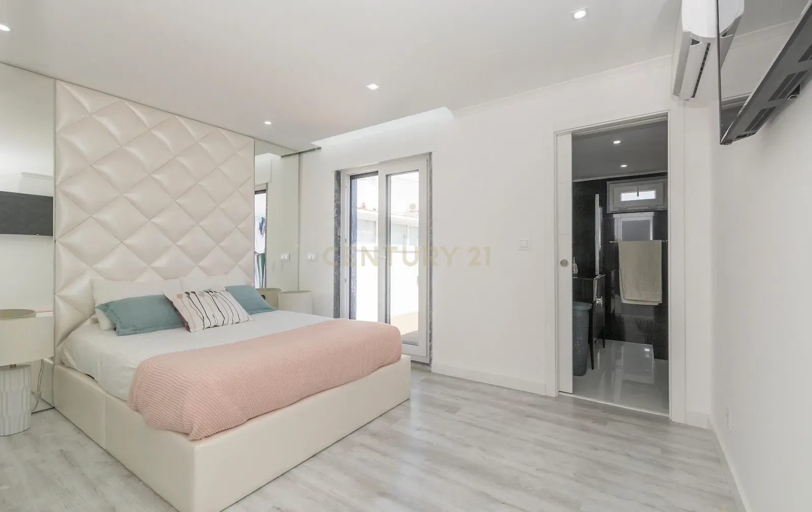Casa Moderna T3 em Alfragide, Pronta a Habitar - Image 15