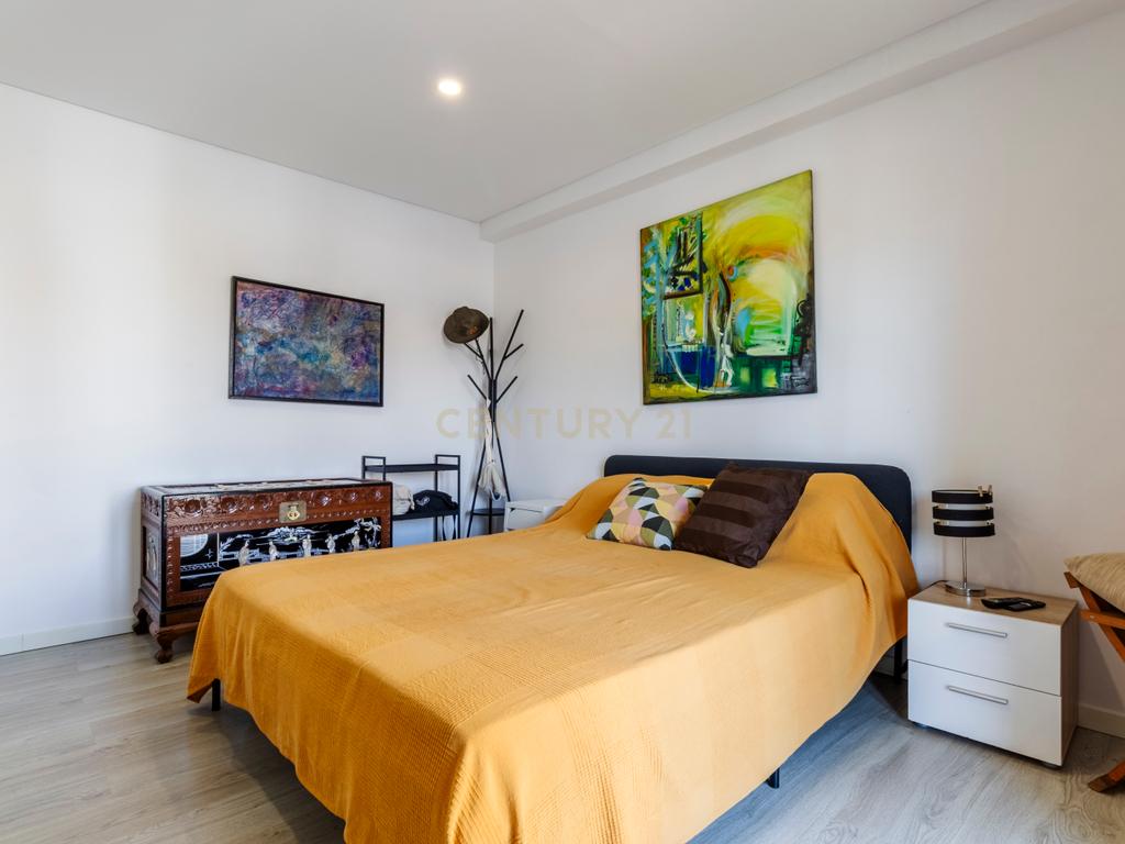 Moradia T4 como nova com piscina na Marisol em Lote de 500m² - Image 81