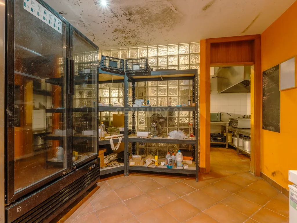 OPORTUNIDADE! ESPAÇO DE RESTAURAÇÃO MUITO BEM DECORADO E TOTALMENTE EQUIPADO EM LOCALIZAÇÃO CENTRAL DE LISBOA, GRANDE POTENCIAL PARA O SEU NEGÓCIO! - Image 22