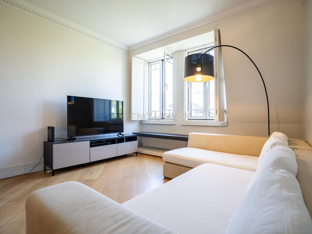 Apartamento T1 Moderno nas Avenidas Novas, Lisboa mobilado, com ar condicionado e garagem - Image 4