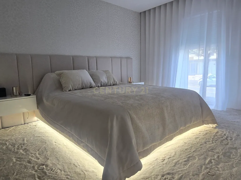 Luxuosa Apartamento Localizado T3 Fão Condomínio Fechado - Image 12