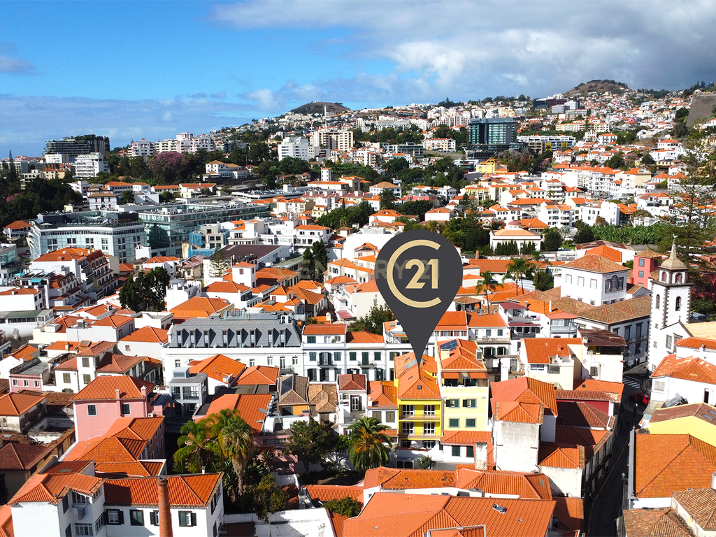 Prédio Urbano no Centro do Funchal - Loja + 4 Apartamentos + 2 T0 - Image 2