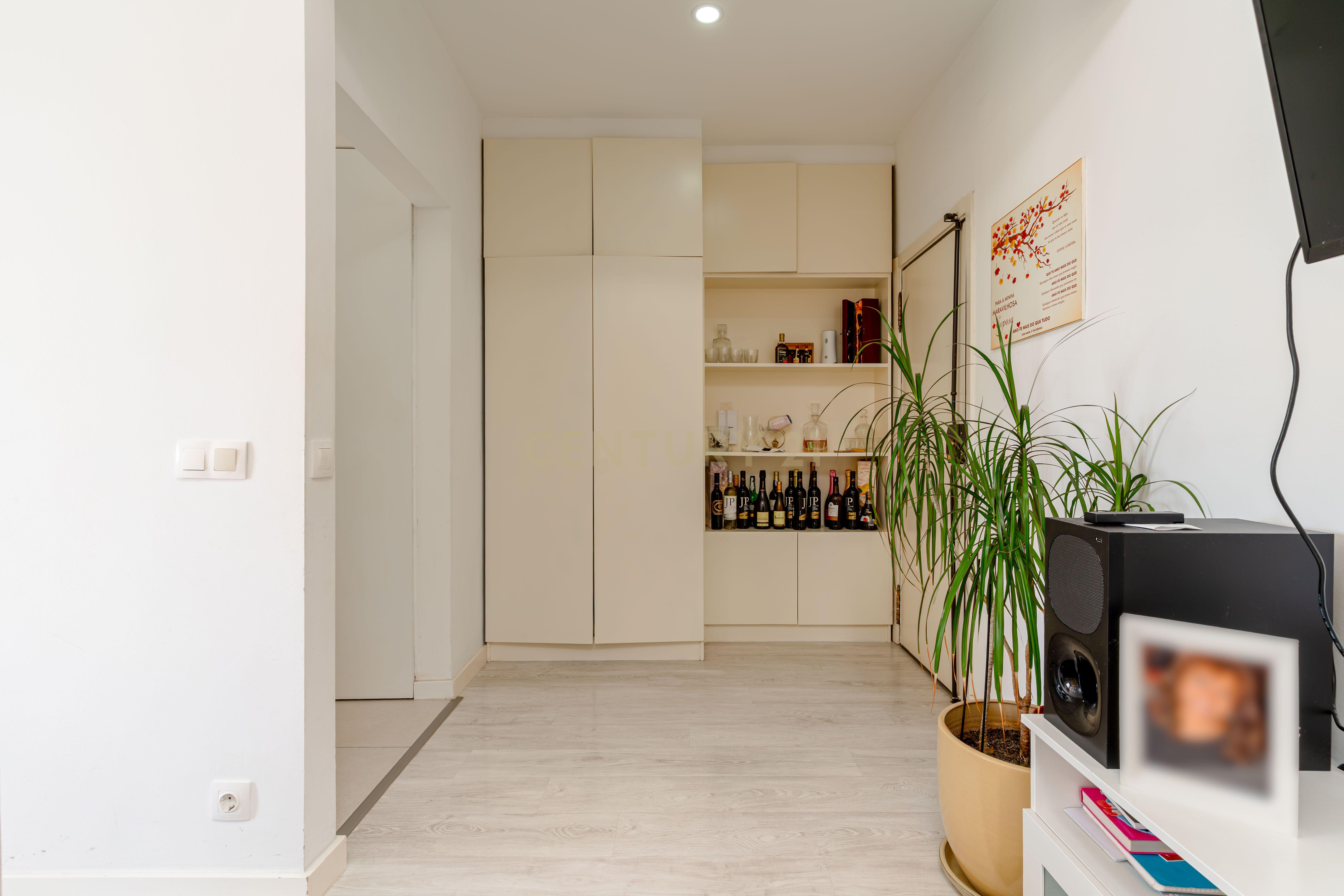 Fotografia 4 de Apartamento T3 Renovado nas Paivas, Amora, Seixal