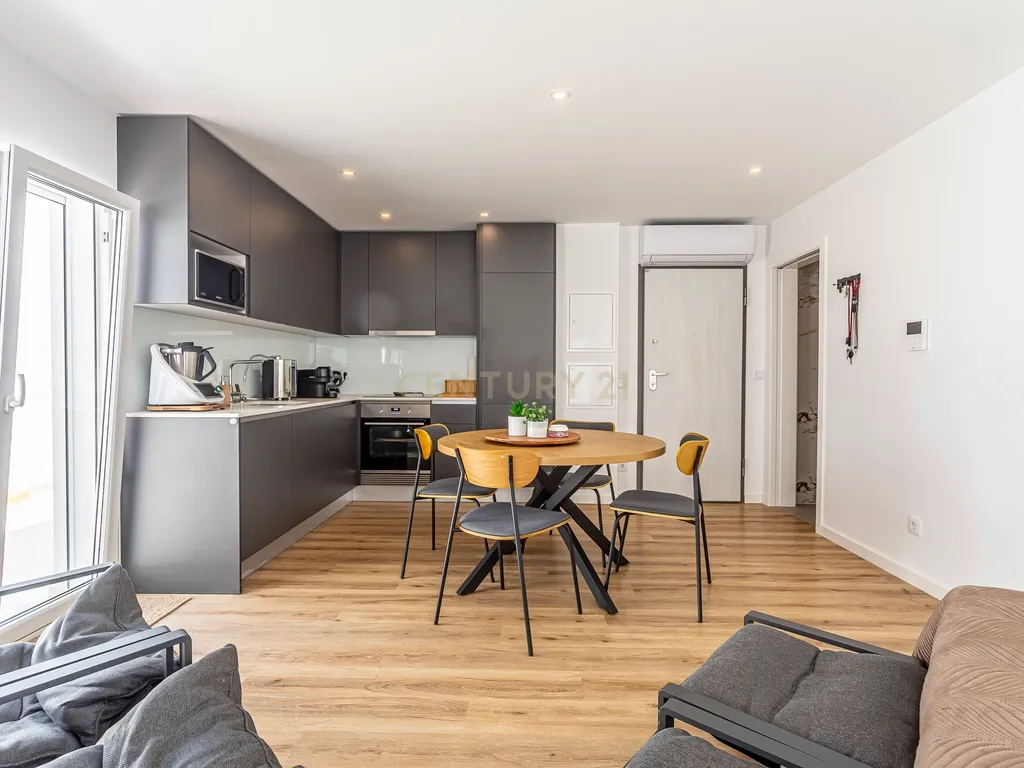 T0 Novo com Magnífico Terraço, Churrasqueira, Garagem e Arrecadação | Aires - Palmela - Image 5