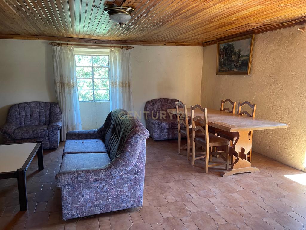 Uma quinta com uma casa que necessita de restauro, situada num terreno de 4000m², cortado por um riacho. - Image 32