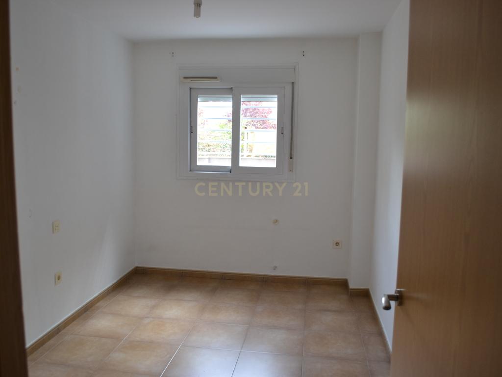 Moderna Moradia T3 em Cáceres com Vista e Acessibilidade - Image 16
