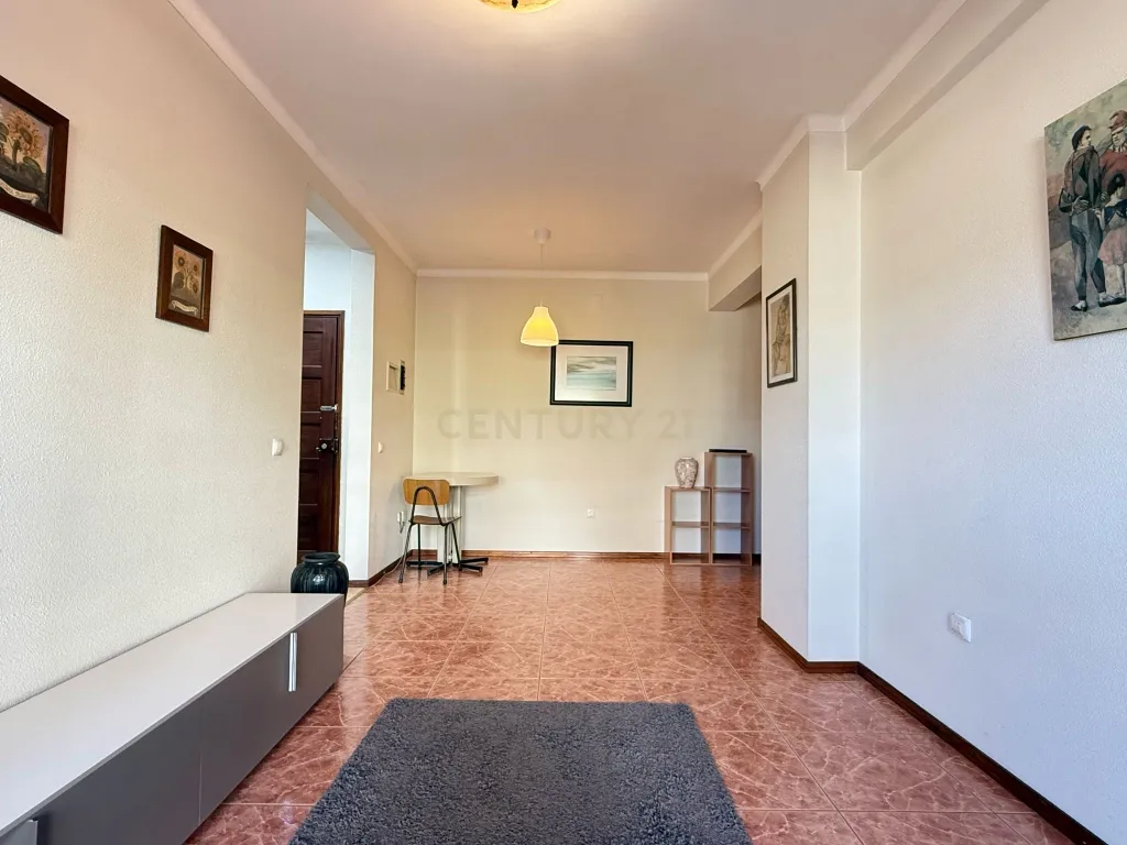 Apartamento T2 com varanda e elevador na Figueira da Foz - Image 7