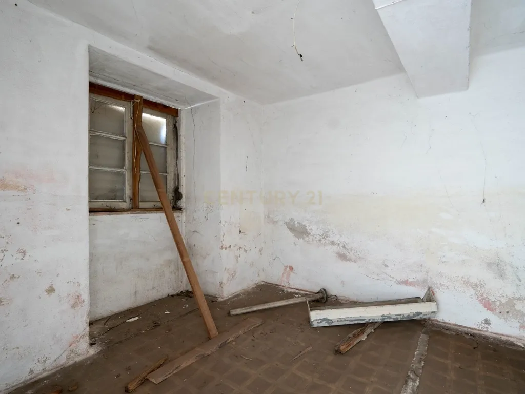 Oportunidade de Investimento | Moradia para recuperar - Image 4