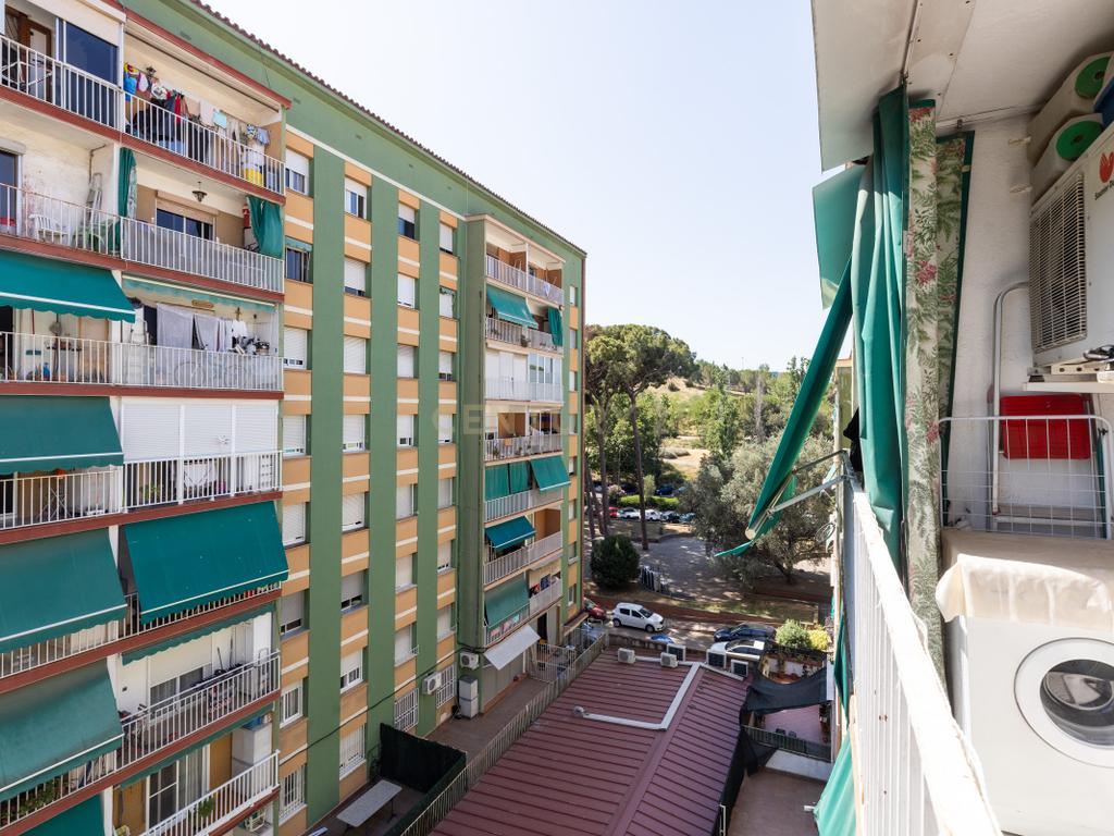 Pis lluminós al cor de Cerdanyola, als peus de Collserola - Image 25