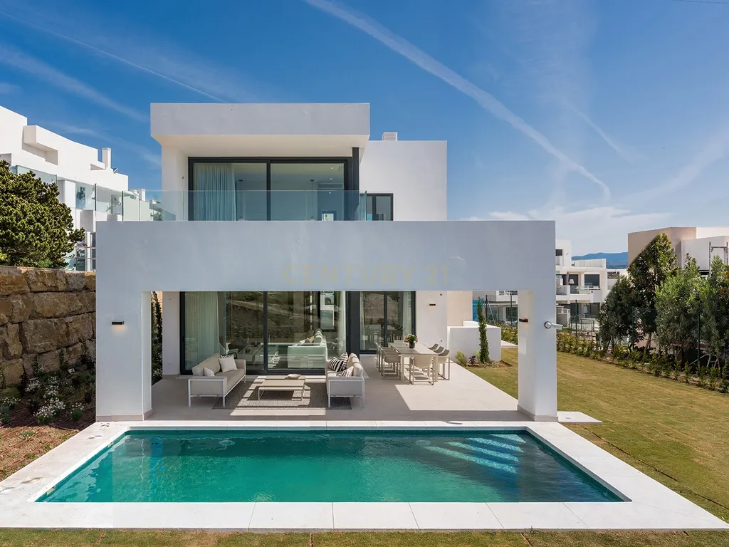 Luxuosa Moradia com Vista Mar em Estepona, Málaga - Image 25