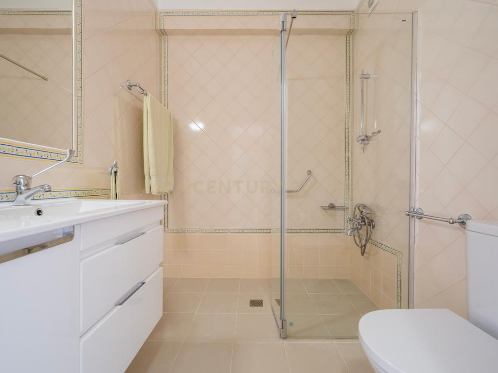 Excelente apartamento T3 em Carnaxide - Image 16