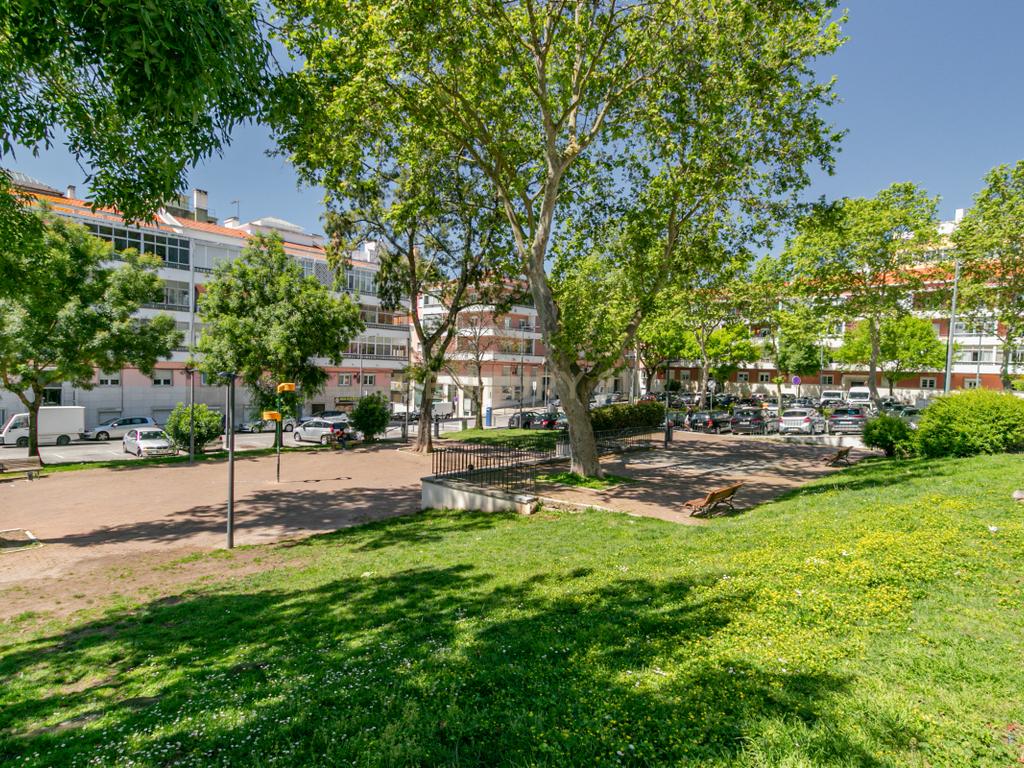 Apartamento T2 Remodelado em São Domingos de Benfica, Lisboa - Image 20