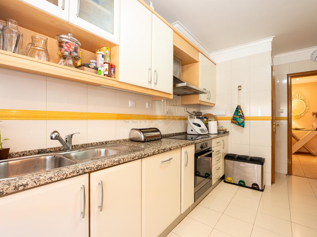 Apartamento T3 com Parqueamento – Quinta Nova, Odivelas - Image 14