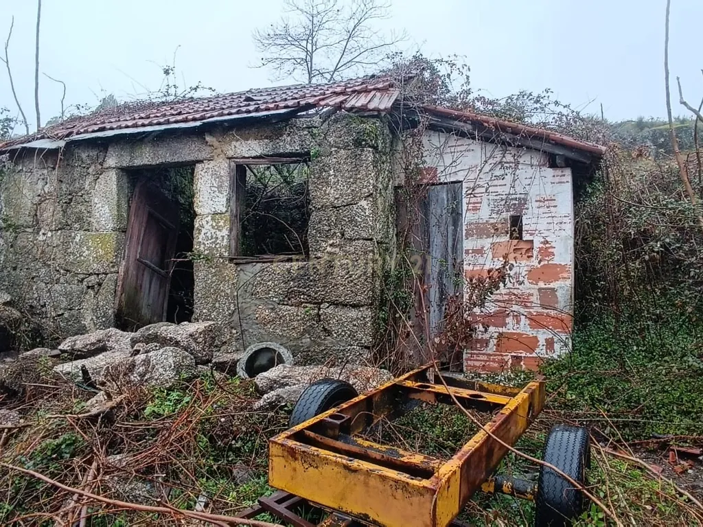 Quinta De Além com casa rústica em ruína para reabilitação total de 2 quartos no centro de Cete, Paredes - Image 6