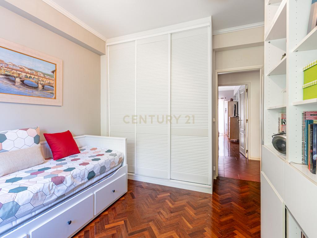 Apartamento T2 Junqueiro - Carcavelos - Cascais com varanda - Image 12
