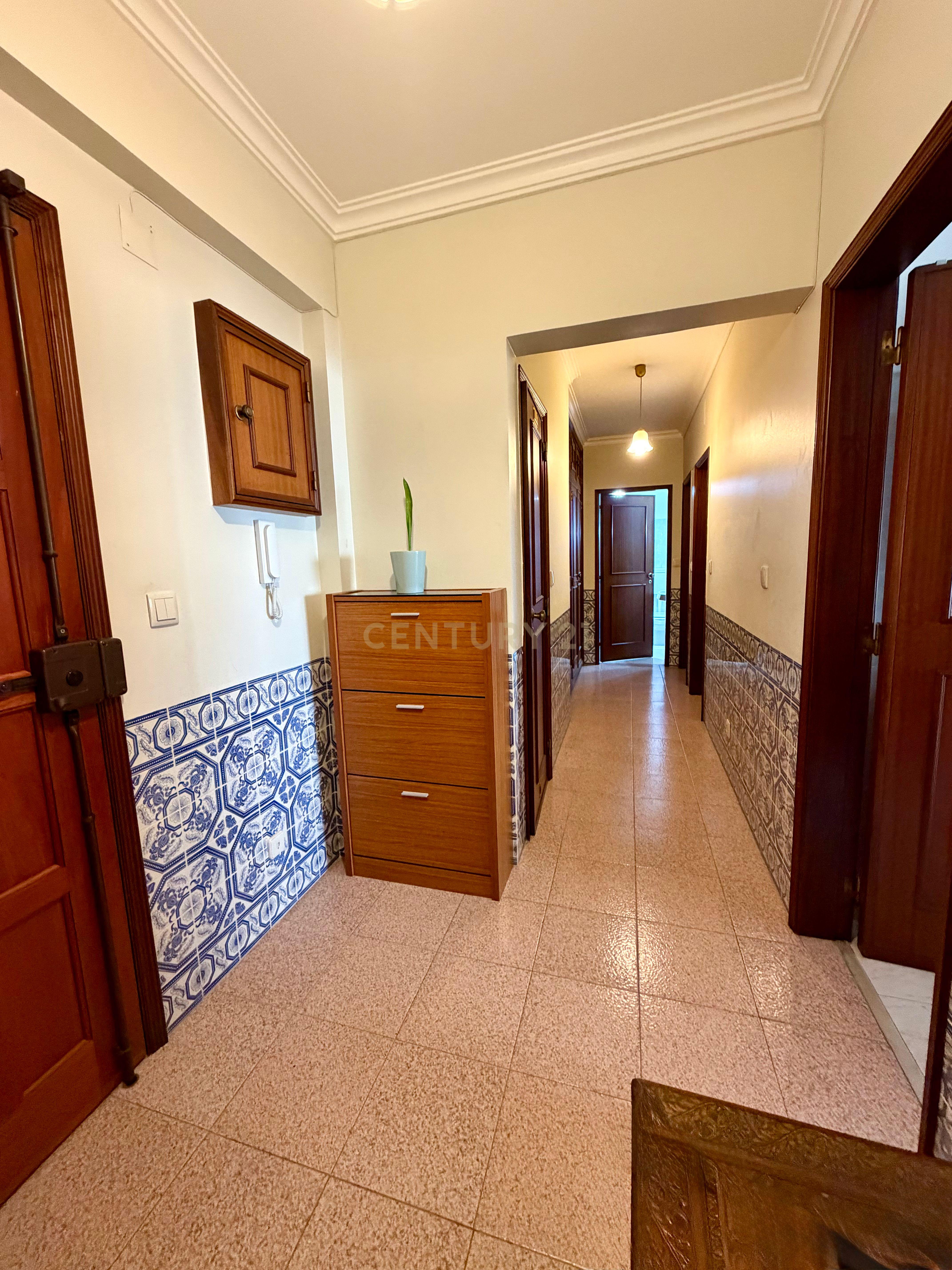 Fotografia 6 de Apartamento T2 com Garagem | Cacém