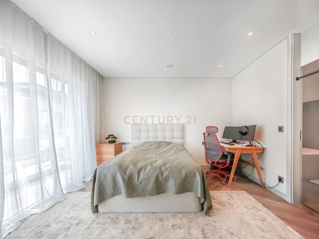 Moradia T4 em Condomínio Privado | Piscina | 6WC | Jardim | Terraço | Box | Quinta do Brilhante | Albarraque A 5 Minutos Do colégio Tasis internacional - Image 39
