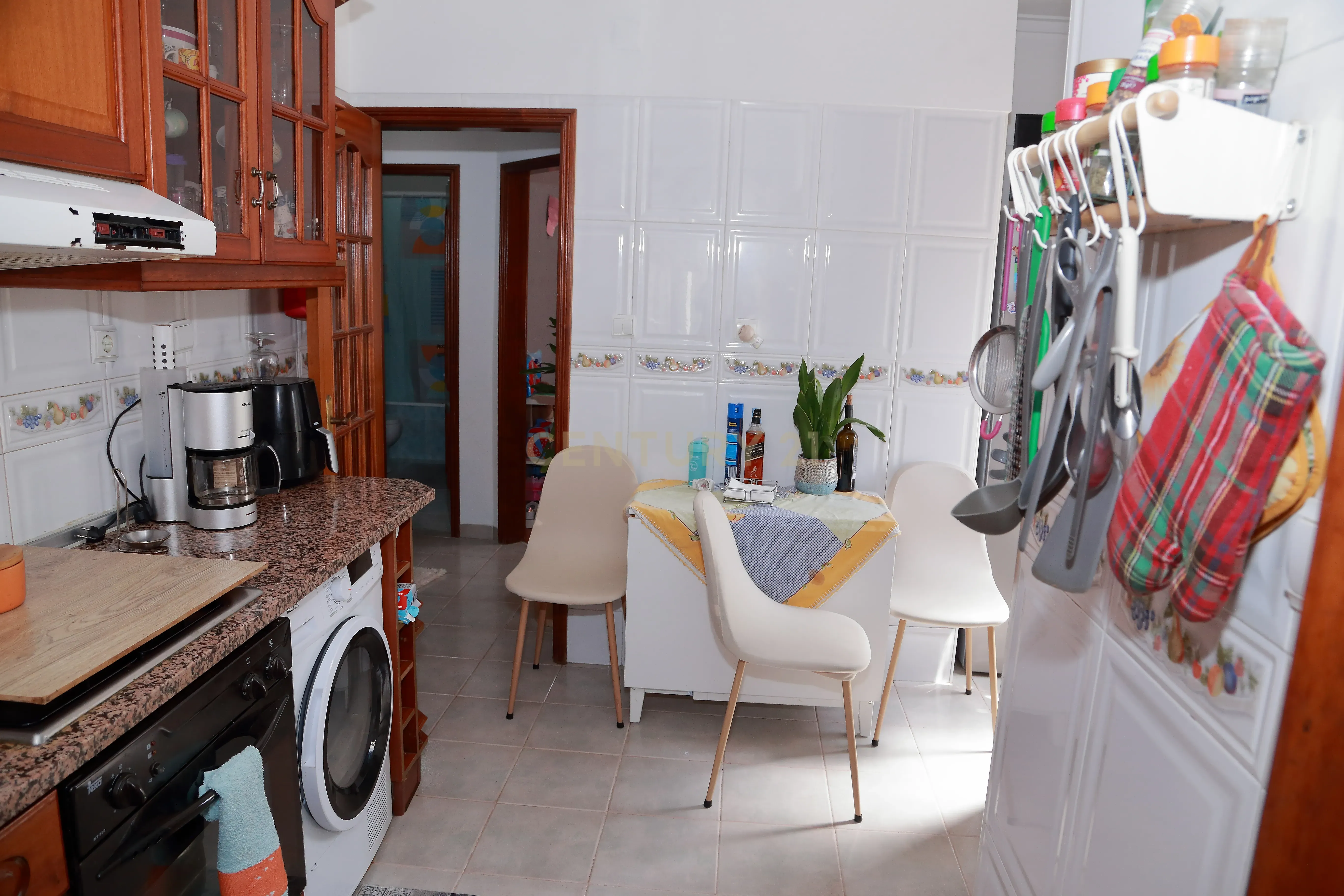 Fotografia 3 de Apartamento T2, 1º andar na Qta. Courela, Paio Pires - Seixal