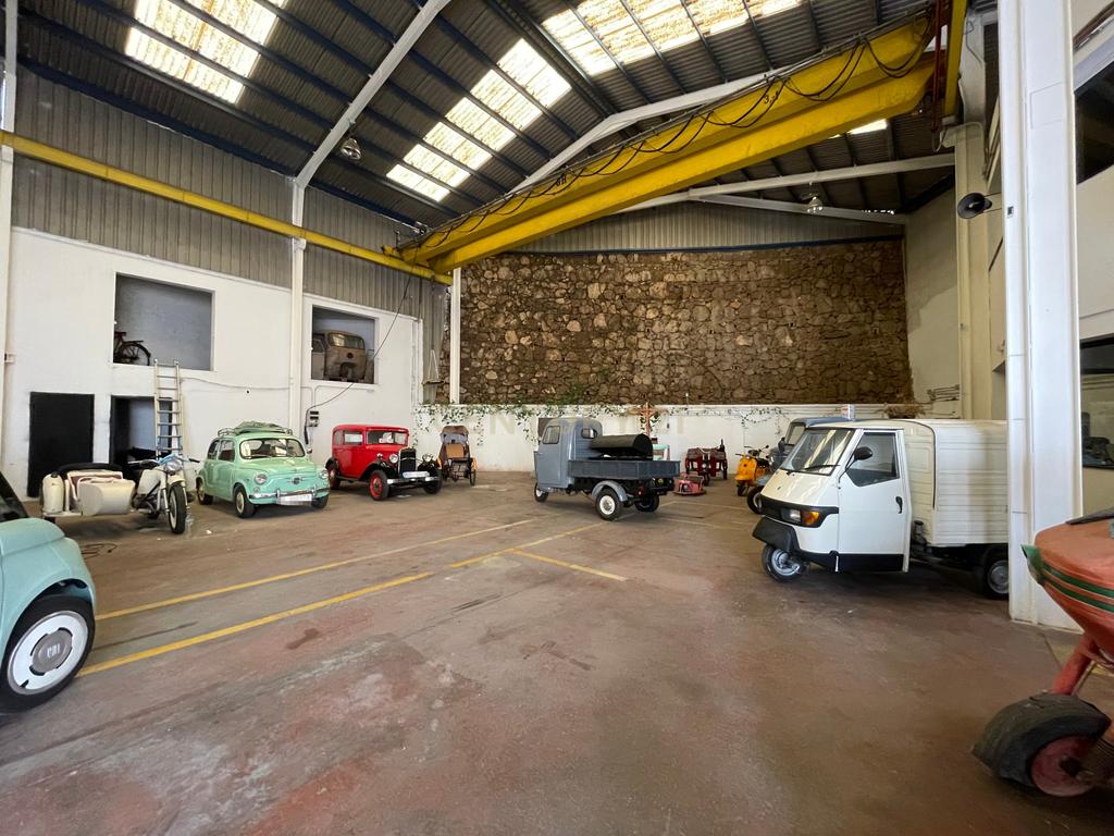 Edifício industrial para venda em Málaga - 878 m², escritórios, ponte rolante e vários acessos - Image 19