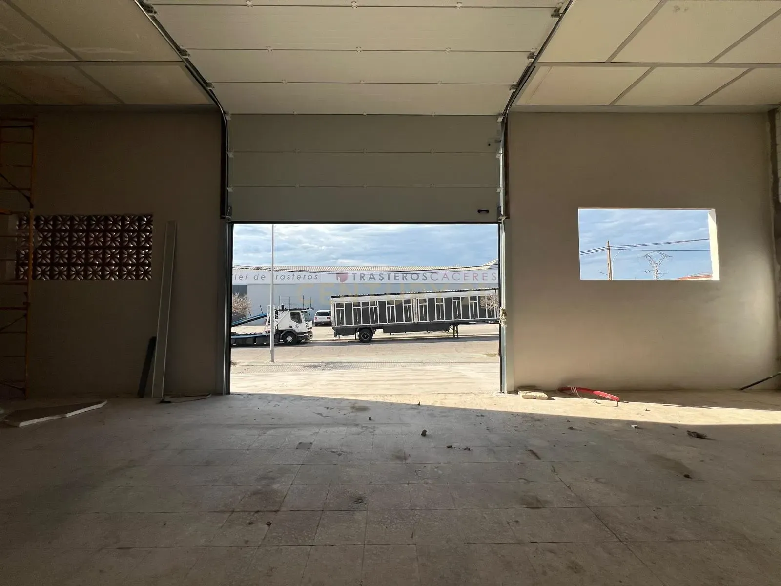 Fábrica Nova em Extremadura - 340m² por 129.000€ - Image 3
