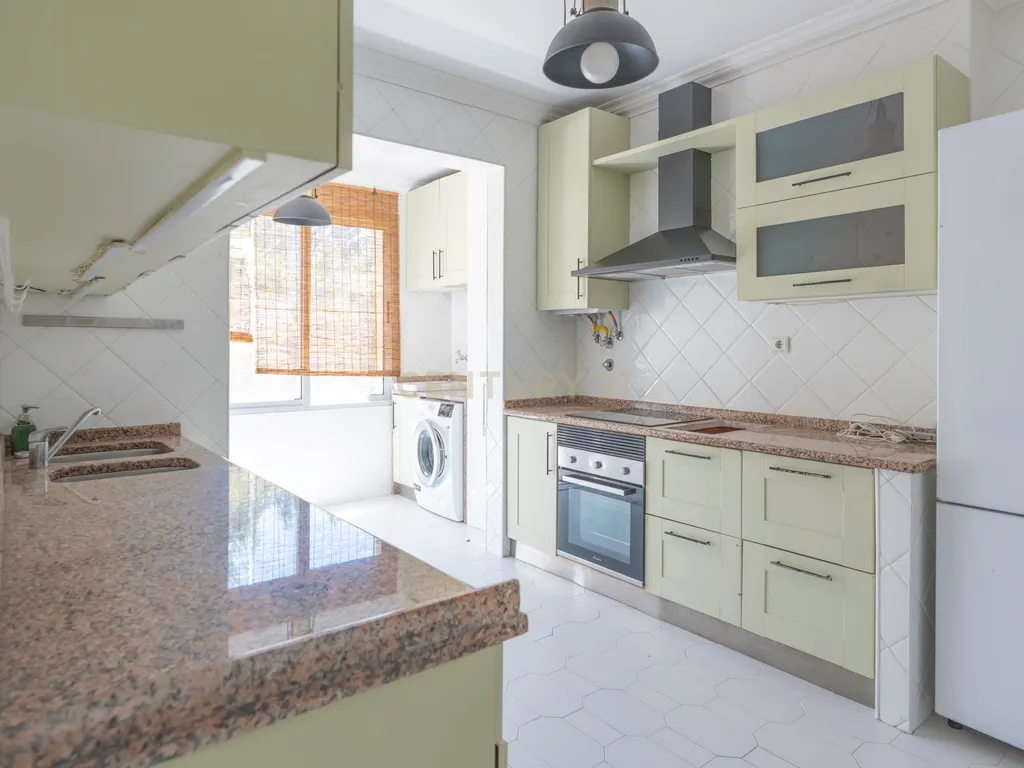 Apartamento T3 com Vista Mar em Oeiras - Image 32
