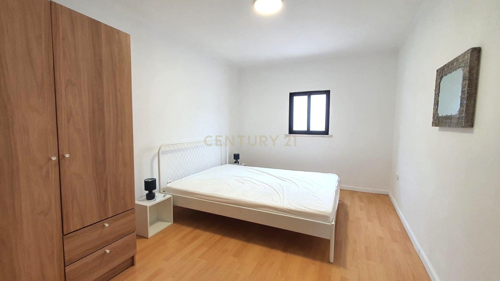 Moradia Térrea nas Quintinhas inserida num lote de 264m2 - Charneca Caparica - Image 8