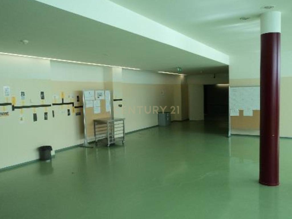 Quinta, Antigo Edifício do ISAVE (universidade) na Póvoa de Lanhoso  - Image 16