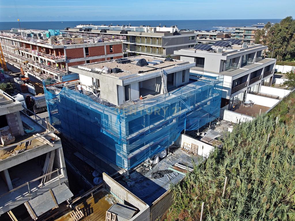 Moradia nova T4+1, de luxo, a escassos metros da Praia de Canidelo - Image 9