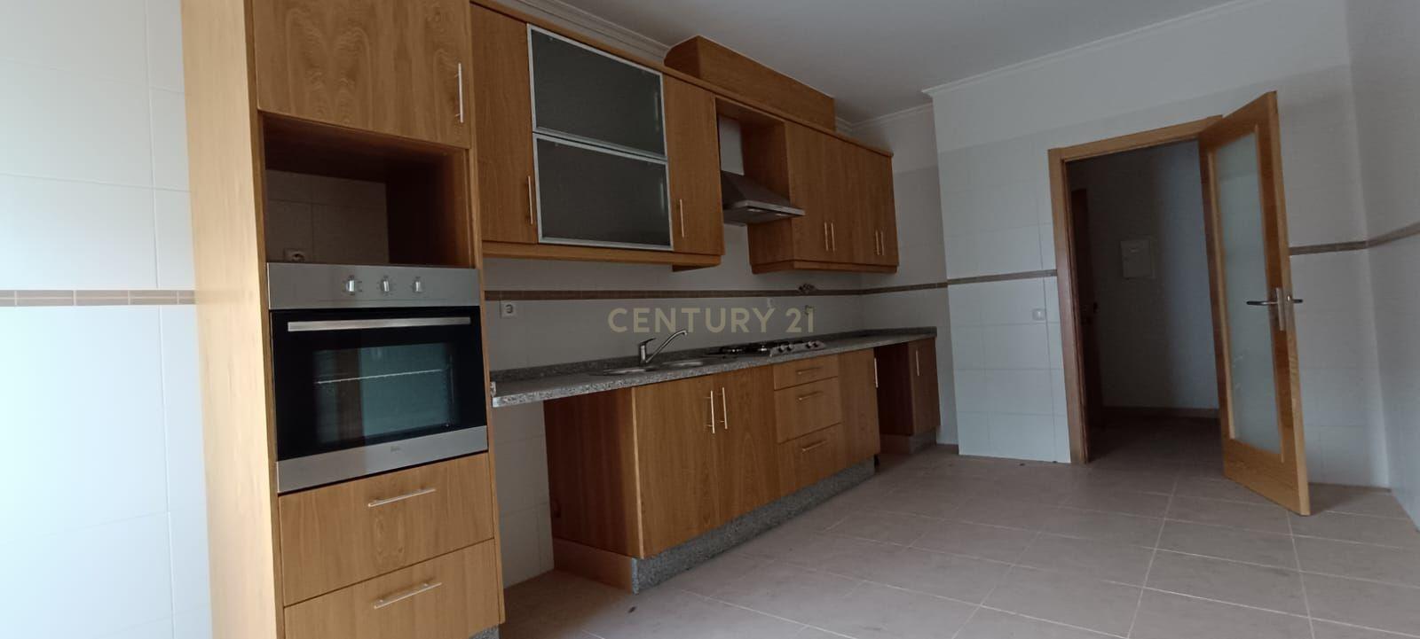 Excelente Apartamento T1 em Campo Maior - Image 4