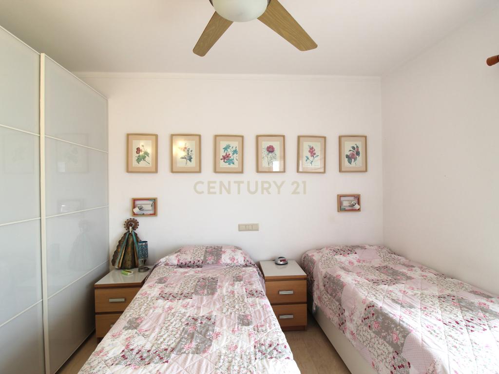 NOVIDADE, T1 top floor em Santa Luzia. - Image 7