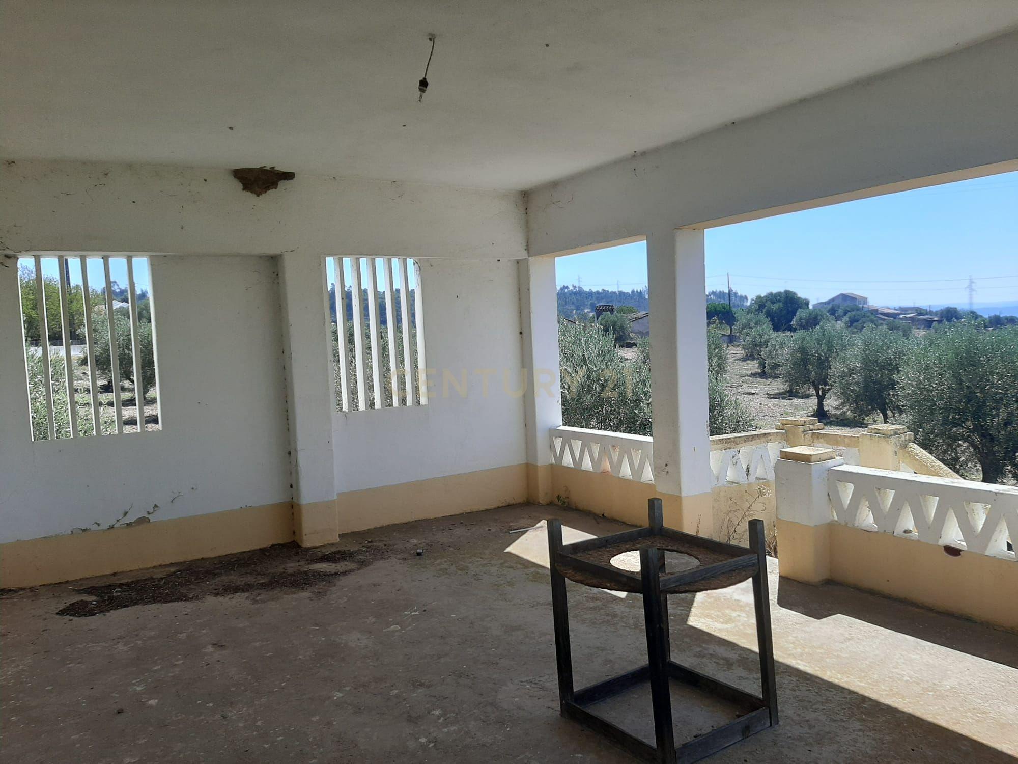 Quintinha com moradia de 10 assoalhadas e anexos, lote de 19.060m2, Mouriscas, Abrantes - Image 8