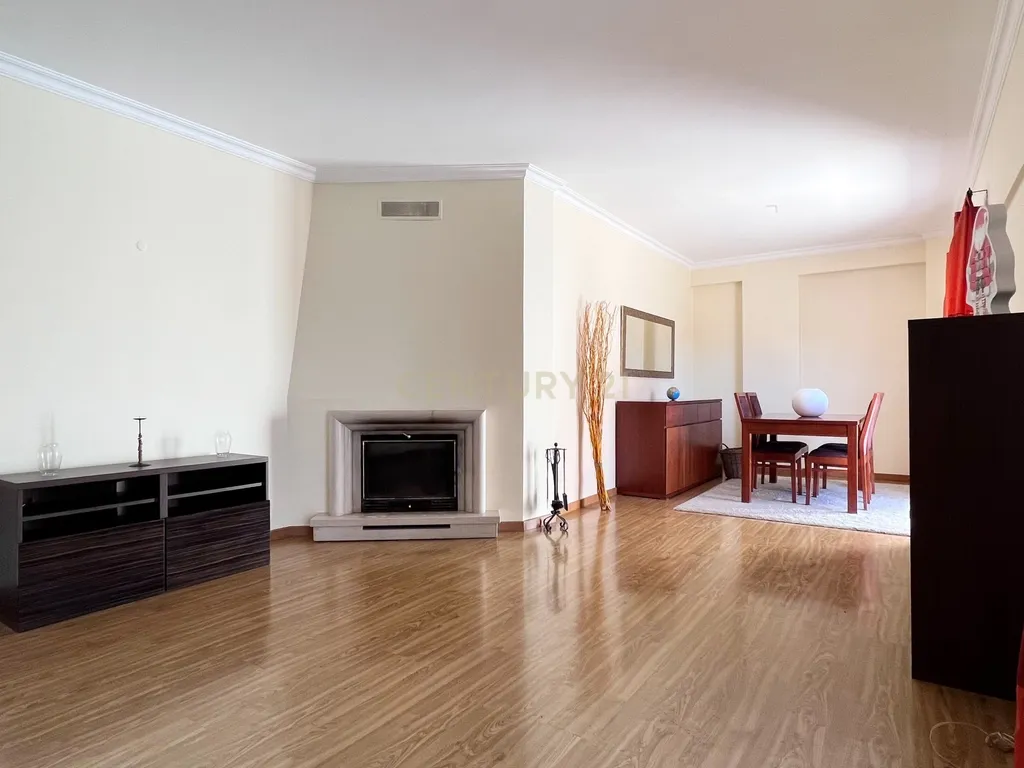 Apartamento T2 LUMIAR - Image 10