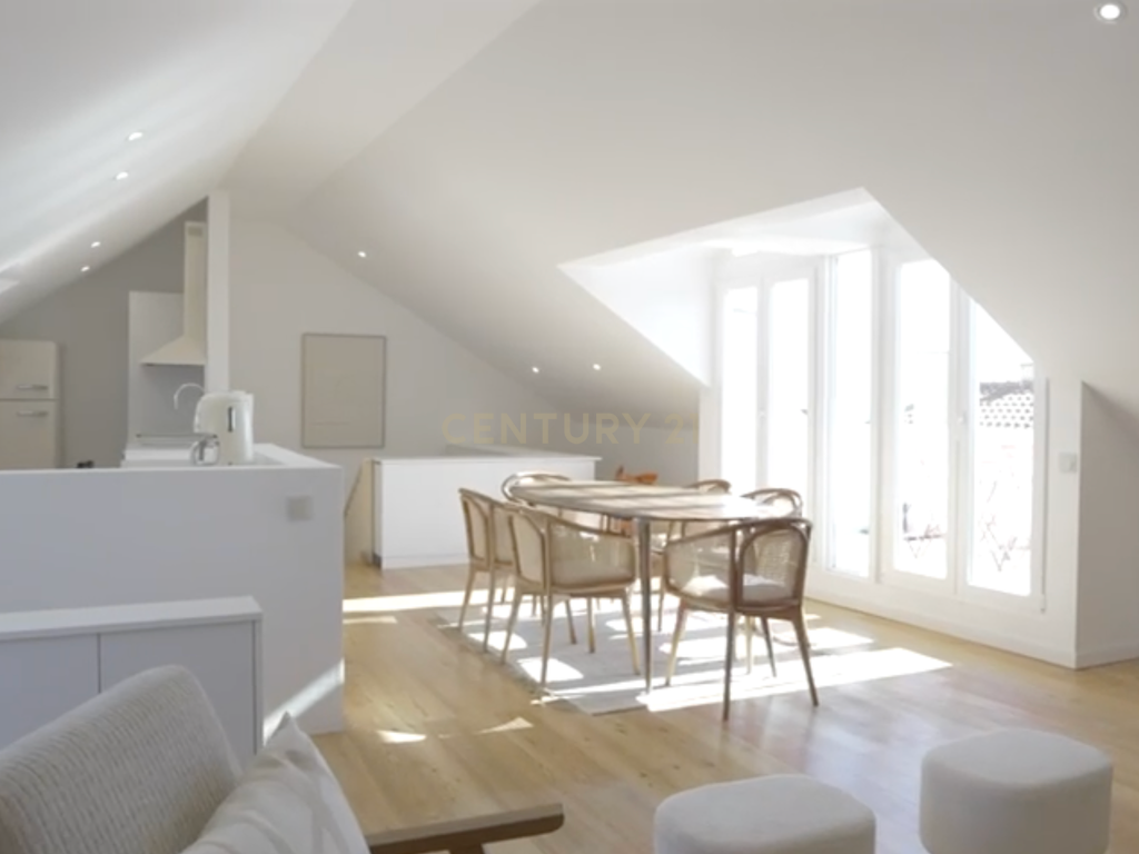Apartamento T3 Duplex de luxo na Estrela, Lapa em Lisboa - Image 6