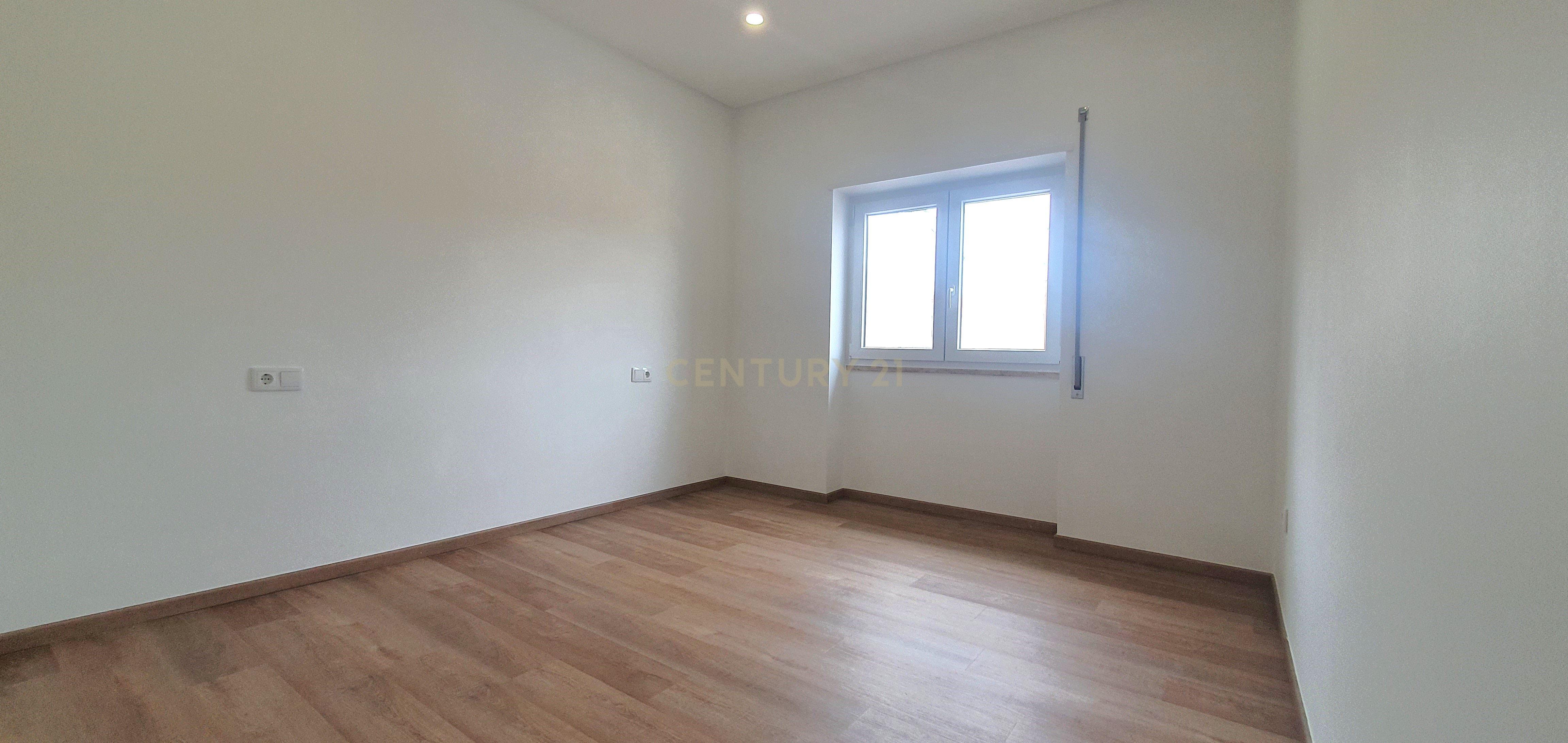 Apartamento T3+2 no Centro da Cidade - Image 9