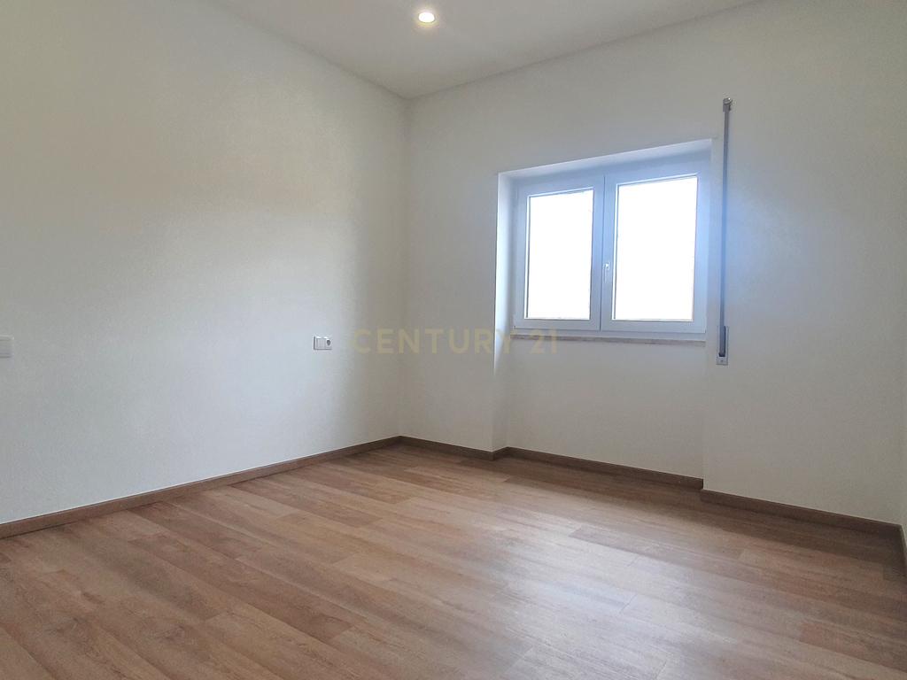 Apartamento T3+2 no Centro da Cidade - Image 9