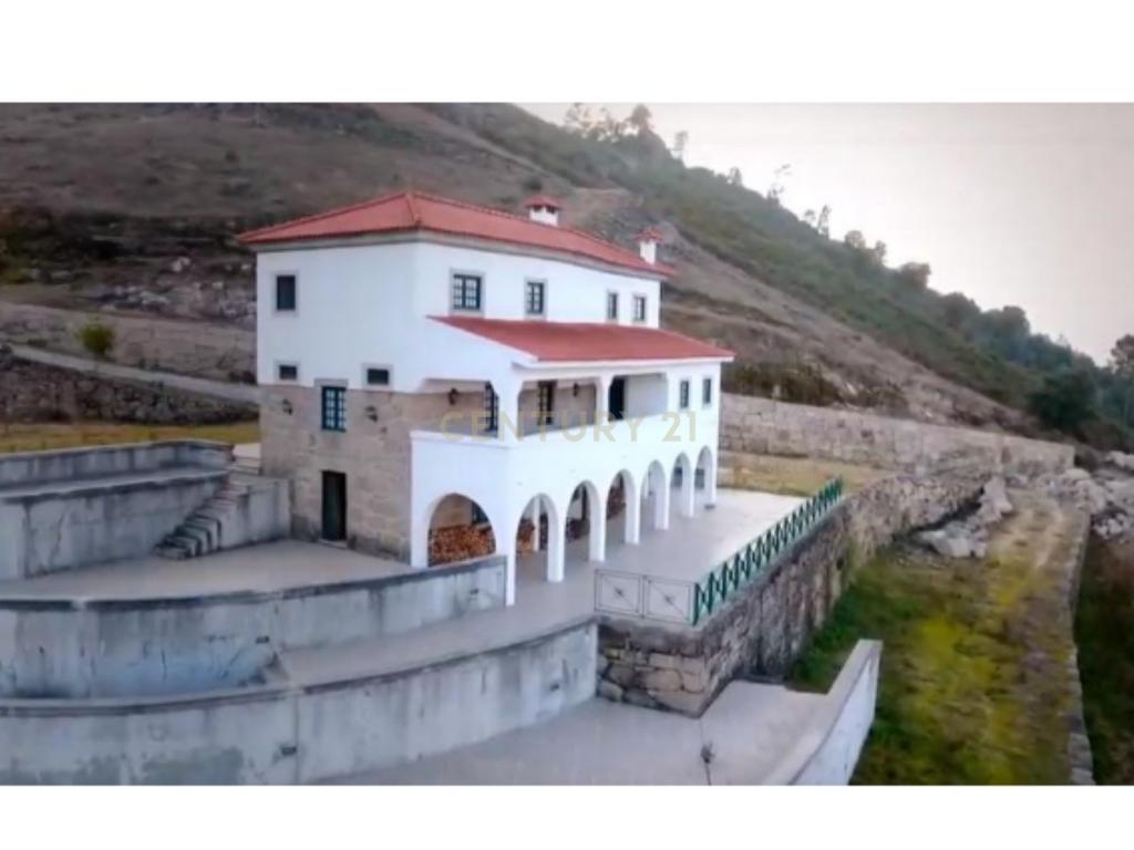 Quinta no Douro com Vistas Rio - Image 1