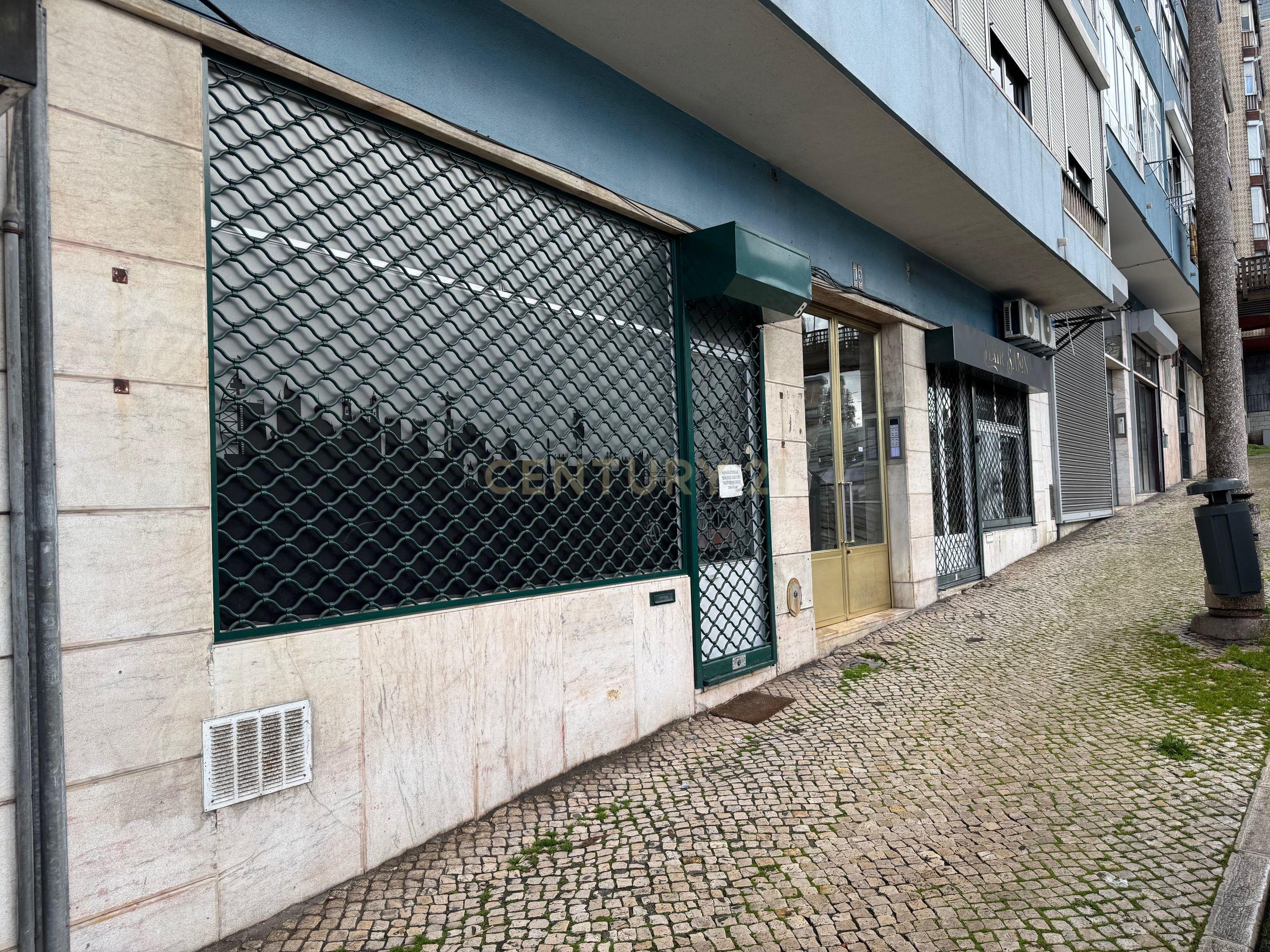 Fotografia 11 de Loja no Lumiar, na Calçada de Carriche com 60 m2 num só piso