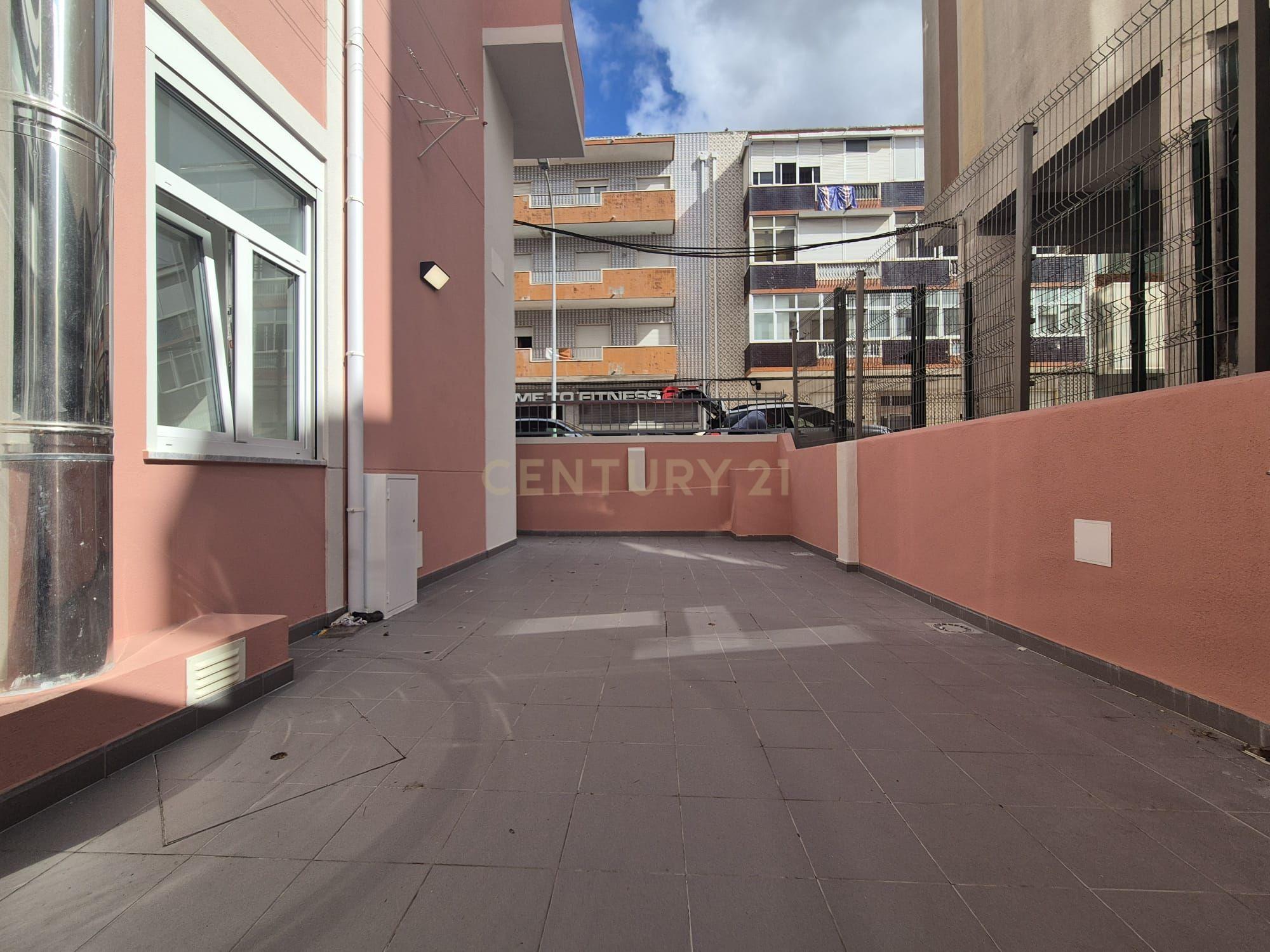 Apartamento T1 à venda em Mina de Água, Amadora — foto 13
