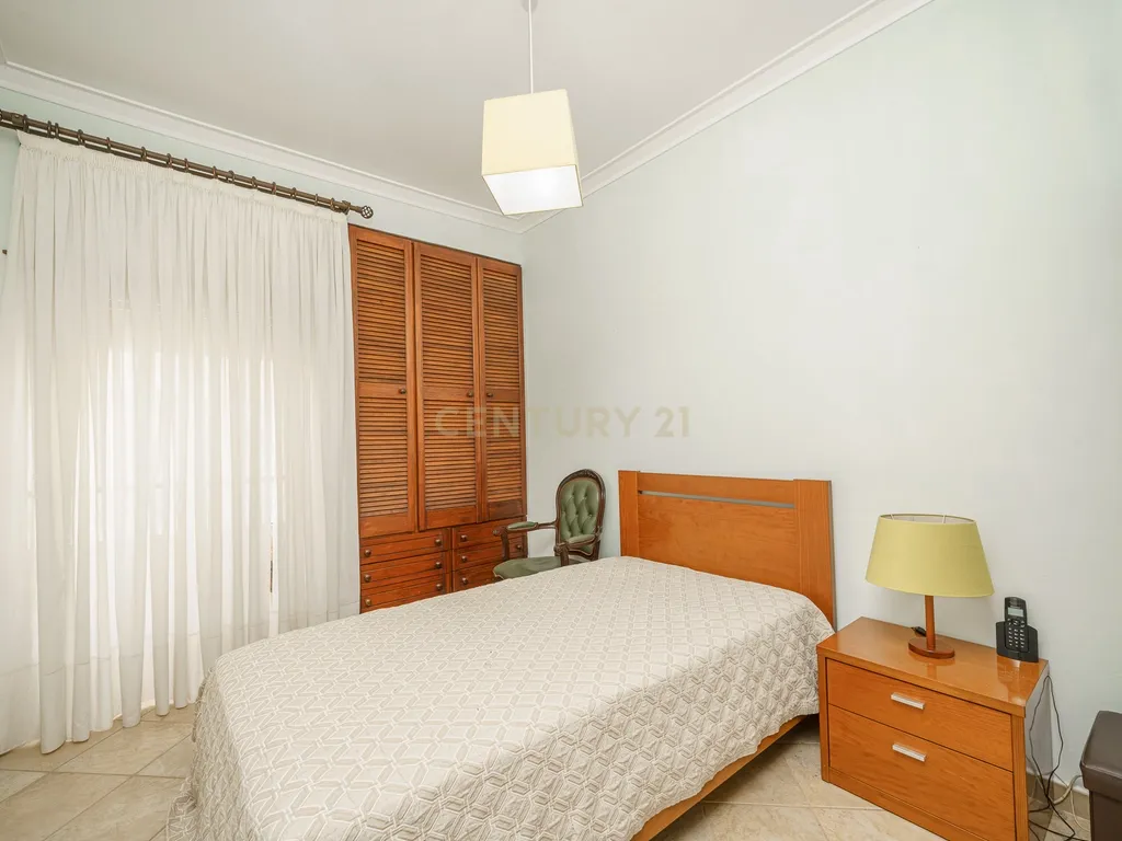 Apartamento T2 na Moita com 2 Varandas e Ponto de Carregamento para Veículos Elétricos - Image 17