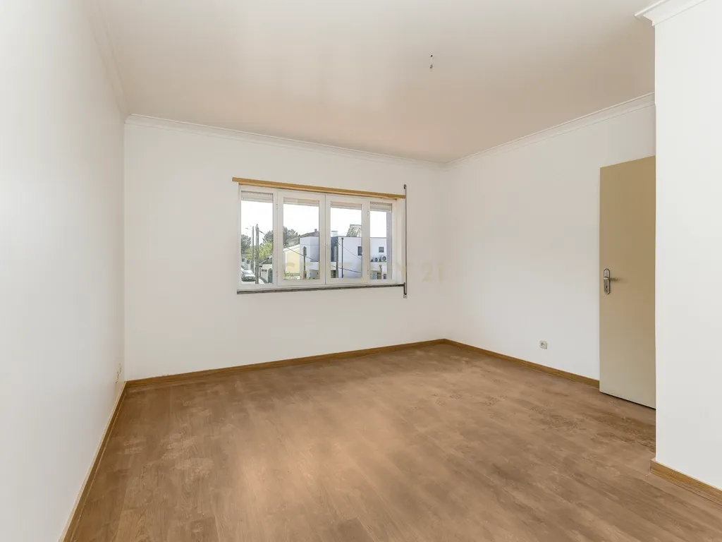 T2 RENOVADO NA SOBREDA - Image 9