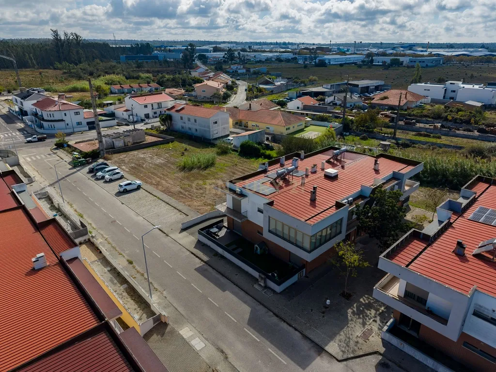 T3 com Terraço de 63 m² e Garagem de 70 m² | Comeira, Marinha Grande - Image 34